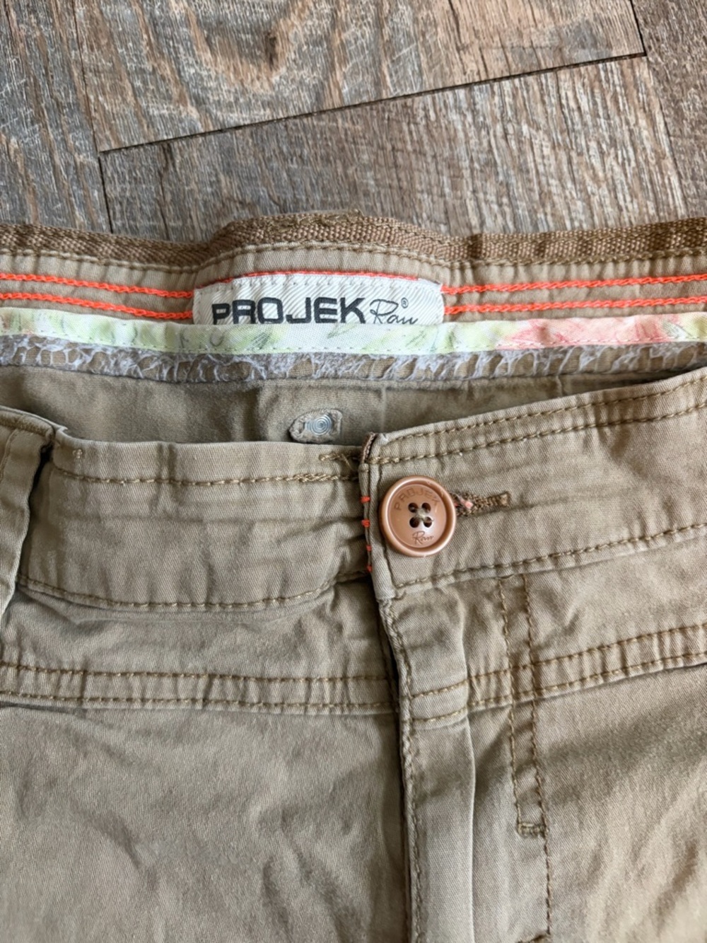 Men's Tan Cargo Shorts - Casual Utility Style - Picture 2 of 6